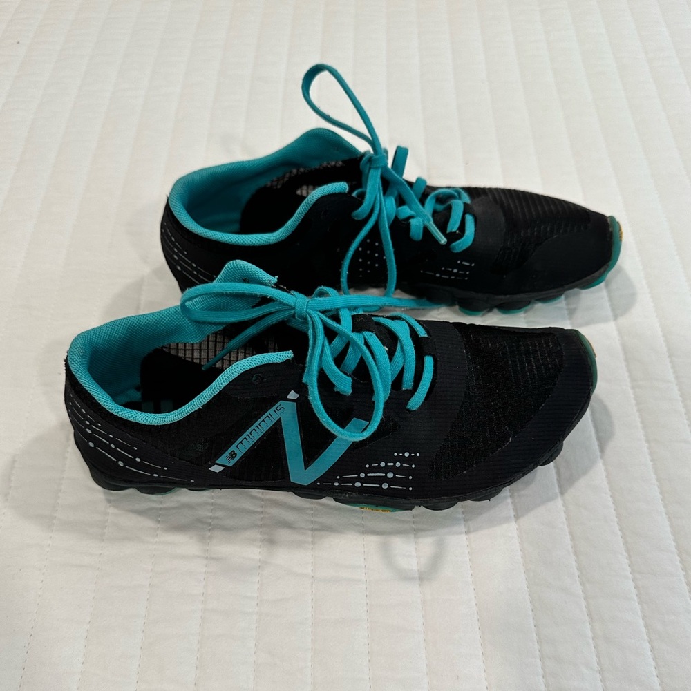 Women’s New Balance Sneakers 🦋👣